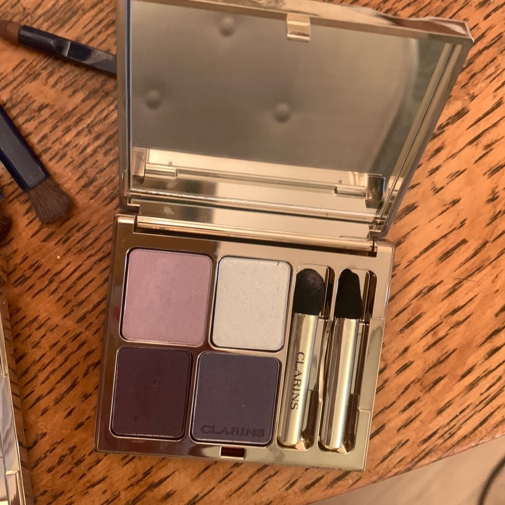Clarinet eyeshadow palette, violet shades